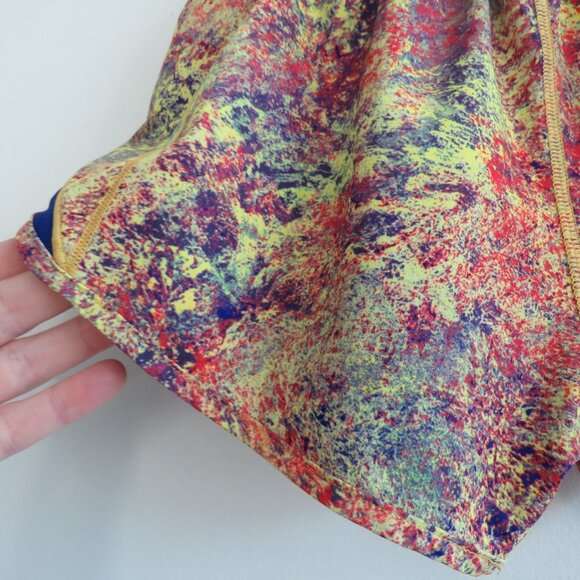 LULULEMON Seawheeze 2019 Hotty Hot Short 2.5" Multi Color - Size 6 - Picture 10 of 13